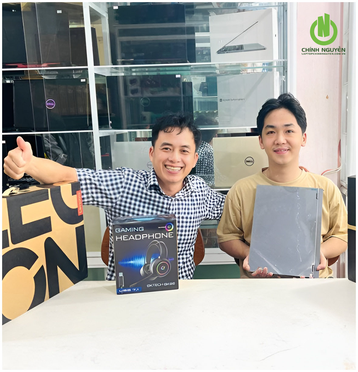 Khách hàng 7 tại Laptop Chính Nguyễn